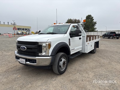 2019 Ford F-550 XL 4x2 Flatbed Truck