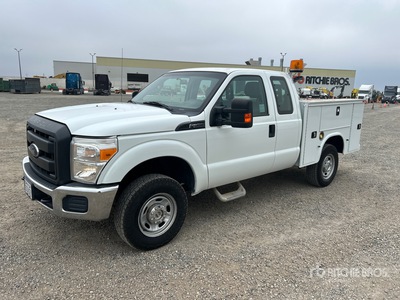 2015 Ford F-350 4x4 Extended Cab Camion utilitaire