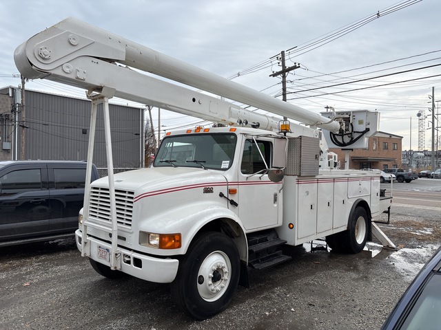 Altec AN650 51 ft on 2000 International 4900 4x2 Bucket Truck