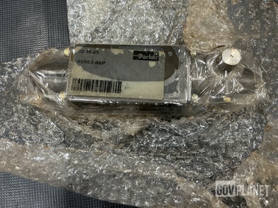 Parker-Hannifin 85563-06P Linear Directional Control Valve