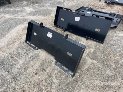Kit Containers 46 in Skid Steer Hitch Receiver