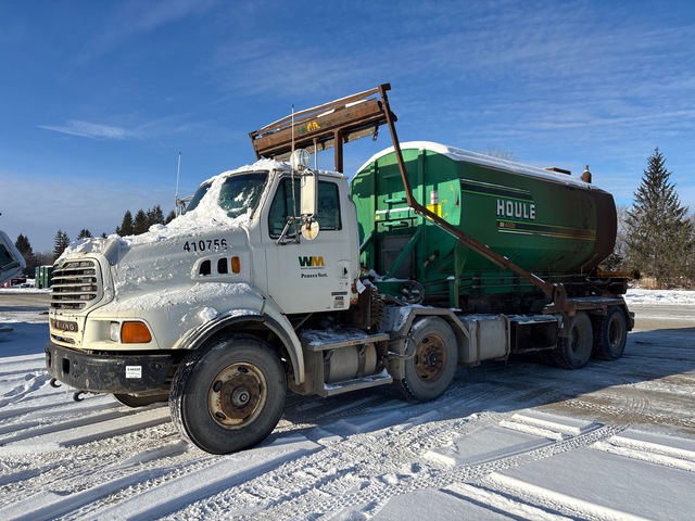 2005 Sterling LT9513 8x4 Tri/A Water Truck