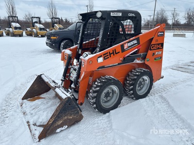 2021 Gehl R105 Chargeuse à direction à glissement