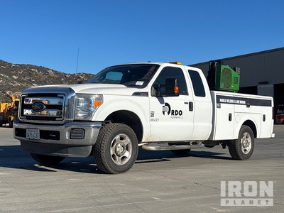 2016 Ford F-250 XLT 4x4 Extended Cab Service Truck