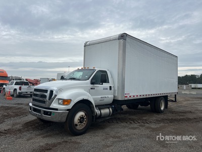 2015 Ford F-750 XLT 4x2 Furgoneta caja cerrada