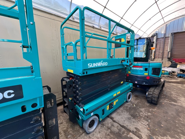 2023 Sunward SWSL4046DC Electric Scissor Lift
