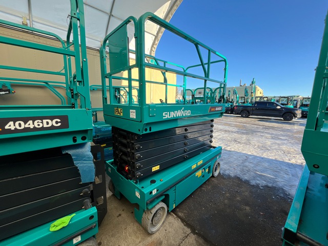 2023 Sunward SWSL4046DC Electric Scissor Lift