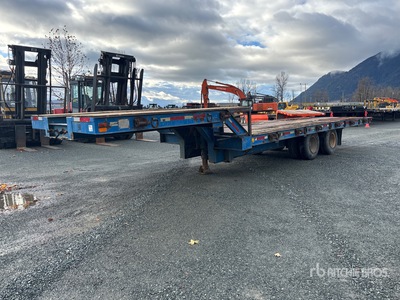 1975 Wisconsin 34 ft T/A Step Deck Trailer