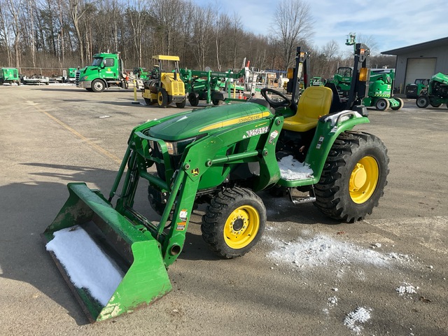 2019 John Deere 3032E 4WD Utility Tractor