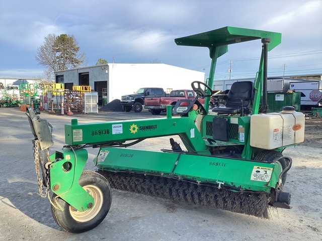 2016 Lay-Mor SM300 Self-Propelled Broom 2016 Lay-Mor SM300 Self-Propelled Broom