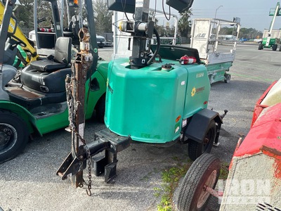 2015 Genie RL4 VERTICAL 6 kVA Torre de iluminación (Inoperable)