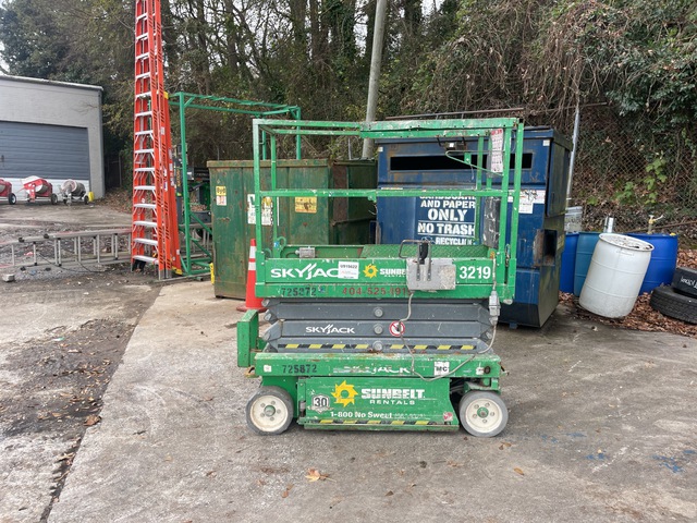 2015 Skyjack SJIII-3219 Electric Scissor Lift 2015 Skyjack SJIII-3219 Electric Scissor Lift