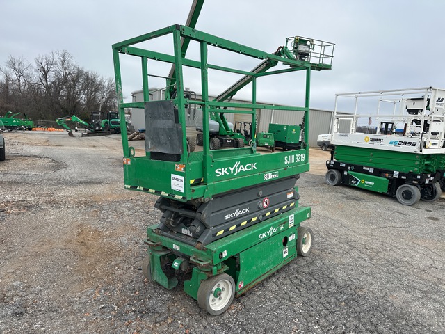 2016 Skyjack SJIII-3219 Electric Scissor Lift 2016 Skyjack SJIII-3219 Electric Scissor Lift