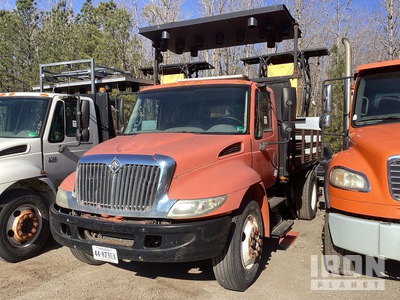 2007 International 4300 4x2 Aufpralldämpfung-Lkw