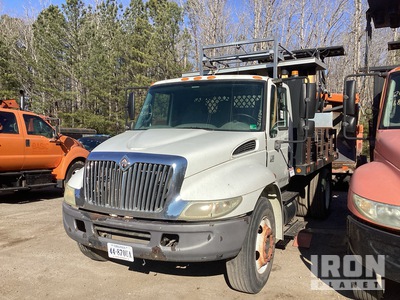 2005 International 4300 4x2 Aufpralldämpfung-Lkw