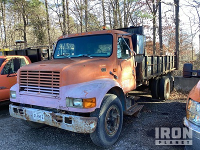 1995 International 4700 4x2 S/A Dump Truck