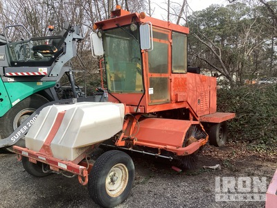 1999 Roscoe RB-48 Self-Propelled Broom