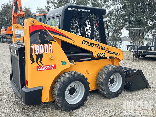 MINI CARGADOR SOBRE RUEDAS 2022 MUSTANG 1900R