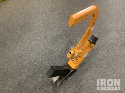 2016 Bostitch MIIIFN Pneumatic Flooring Nailer أدوات يدوية متنوعة