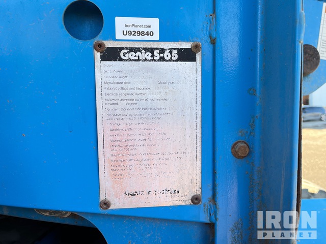 ELEVADOR TELESCóPICO 2001 GENIE 4WD S65