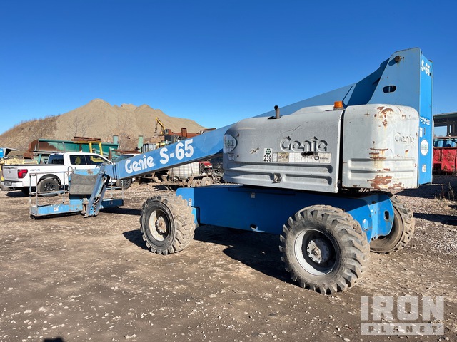 ELEVADOR TELESCóPICO 2001 GENIE 4WD S65