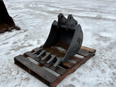 Paladin 2405E 24 in Digging Mini Excavator Bucket