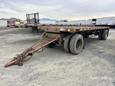 1989 Comet 24 ft T/A Turntable Pup Flatbed Trailer