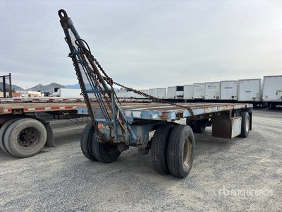 1986 Comet 24 ft T/A Turntable Pup Flatbed Trailer