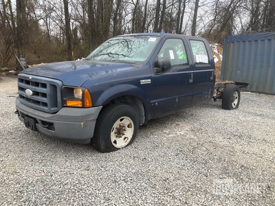 2007 Ford F-250 Super Duty XL Cab and Chassis