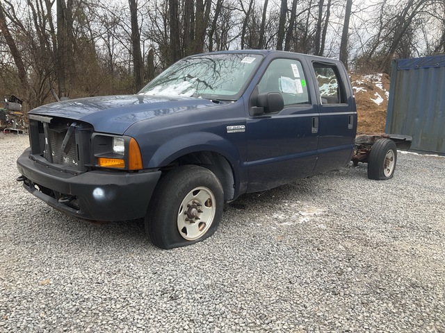 2006 Ford F-250 Super Duty XL Cab and Chassis