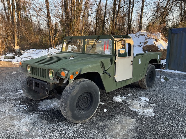 2004 AM General M1097A2 HMMWV 2 Door w/Truck Body