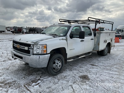 2011 Chevrolet Silverado 3500HD 4x4 Crew Cab Autocarro di servizio