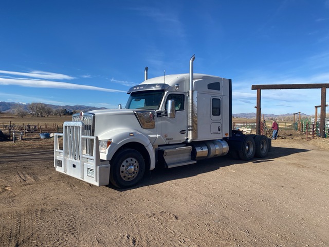2020 Kenworth W990 6x4 T/A Sleeper Truck Tractor 2020 Kenworth W990 6x4 T/A Sleeper Truck Tractor