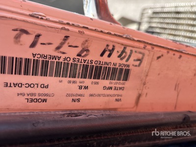 2013 Cat CT660 T/A Camión dumper