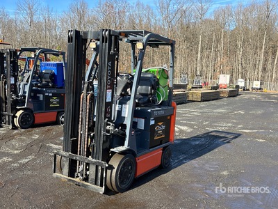 2021 Toyota 8FBCU25 4850 lb Carretilla Elevadora Eléctrica