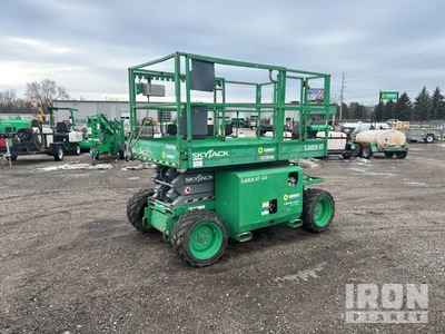 2015 (unverified) Skyjack SJ6826 RT Gasoline 4x4 Scissor Lift