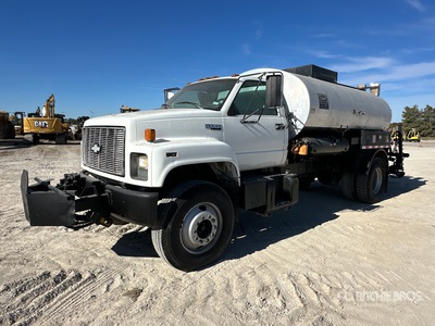 1994 Etnyre 2000 gal on 1995 Chevrolet Kodiak 4x2 Asphalt Distributor Truck