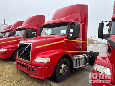 2016 Volvo VNM 4x2 Cabeza Tractora Cabina Corta