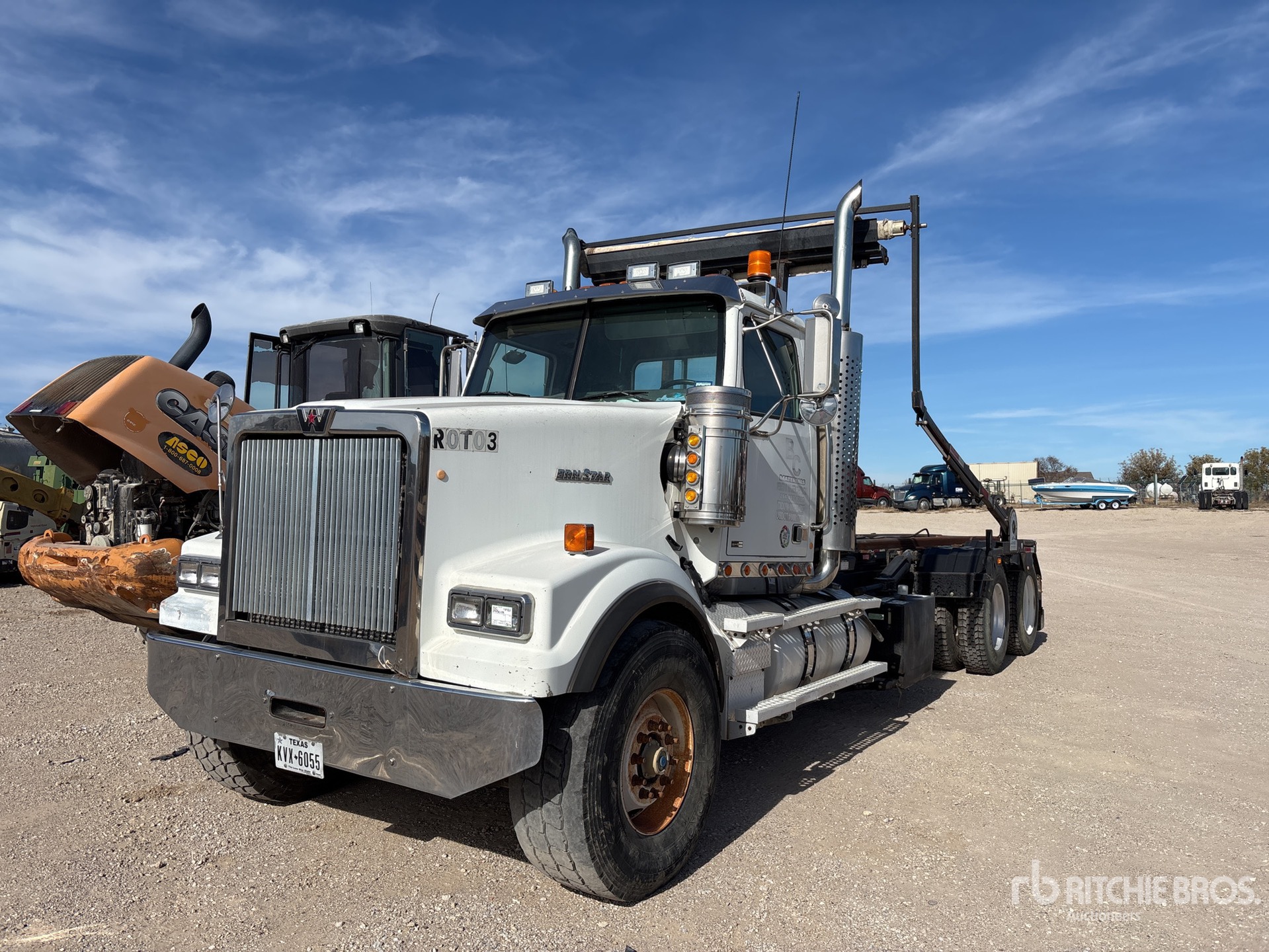 2012 Western Star 4900FA 6x4 Roll-Off Truck (Inoperable)