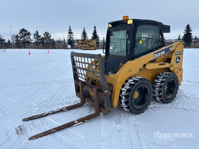 2010 John Deere 315 Minicargadora