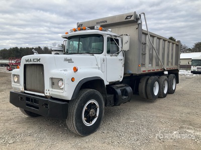 1984 Mack RD688S 8x4 Camion à benne basculante Tri/E
