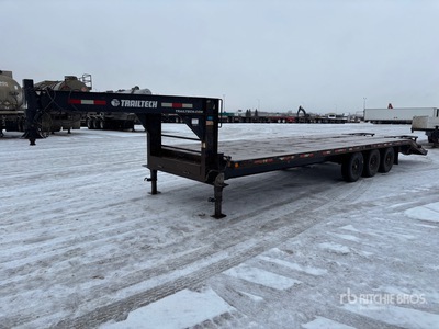 2012 Trailtech H370-24 28 ft Tri/A Gooseneck Remolque Portamaquinaria