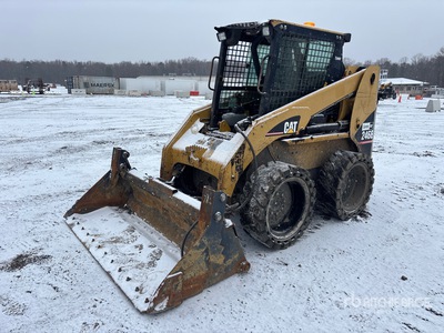 2004 Cat 246B شاحنة جرافة