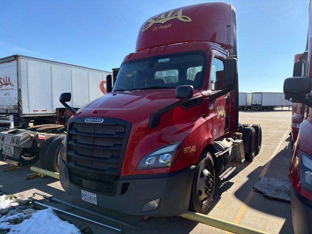 2019 Freightliner Cascadia 116 6x4 T/A Day Cab Truck Tractor