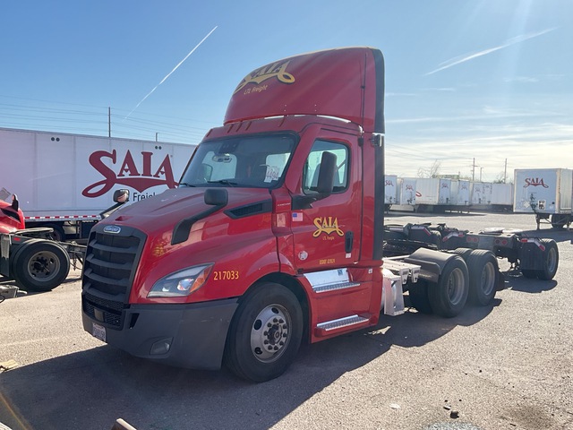 2021 Freightliner CA113 6x4 T/A Day Cab Truck Tractor