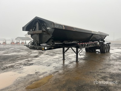 2017 Trail King 36 ft Tri/A Side Dump Trailer