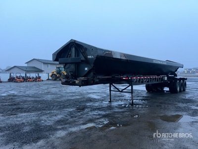 2014 Trail King 36 ft Tri/A Side Dump Trailer