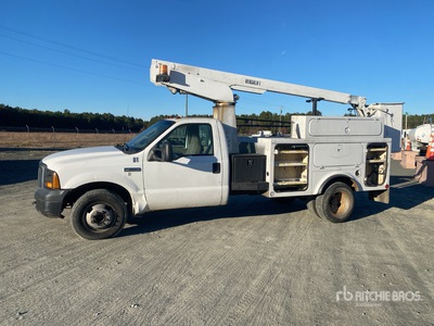2006 Ford F-350 4x2 Bucket Truck
