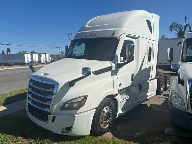 2022 Freightliner Cascadia 126 6x4 T/A Sleeper Truck Tractor