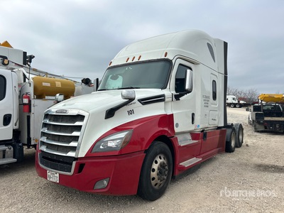 2018 Freightliner Cascadia 126 6x4 T/A Slaapcabine Trekker